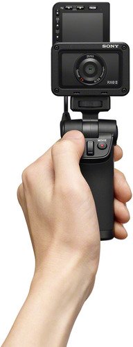 CX64010_selfie-selfie_hand_image_01-Mid