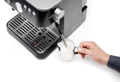 A4 - 1019 Grind & Infuse Perfetta - feature 6 - steam wand