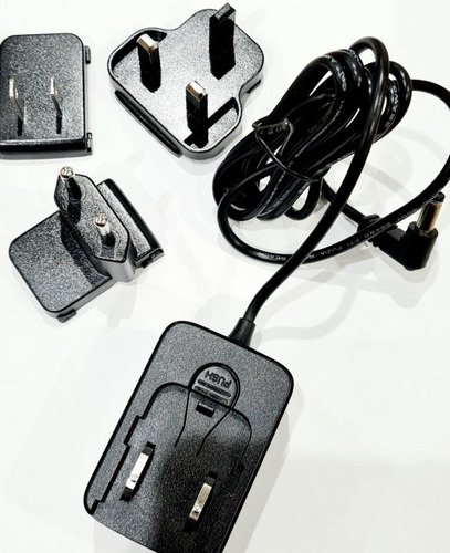 Hahnel ProCube2 AC/DC adapter with 4 plugs - 1