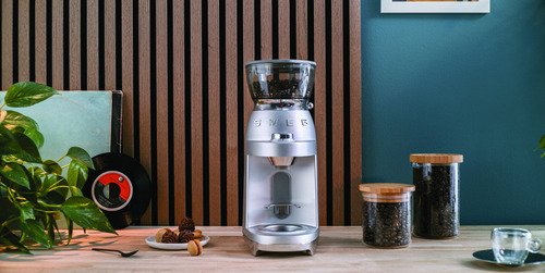 Smeg Koffiemolen Brushed Inox CGF02SSEU - 16