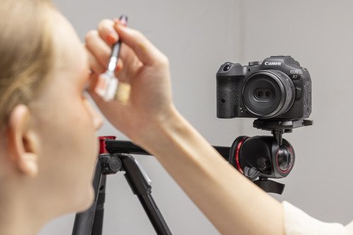 Canon RF-S 7.8mm F4 STM Dual - 9