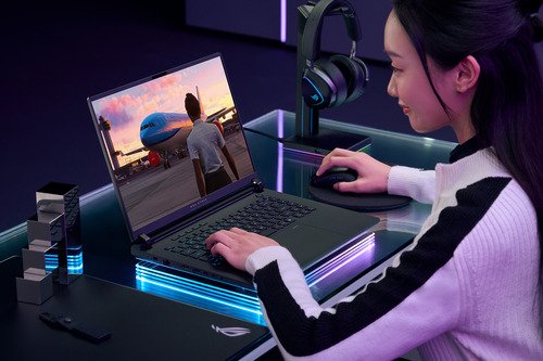 Asus ROG Strix Scar 18 G835LX-SA008W - 12