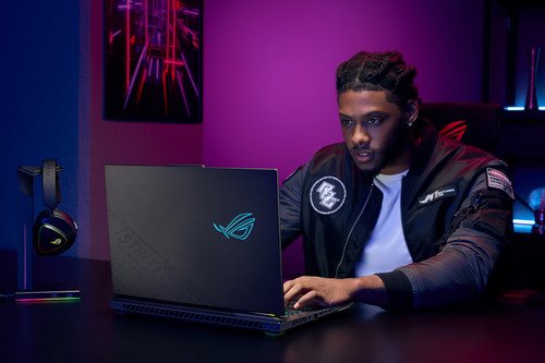 Asus ROG Strix G814FPS900 - 14
