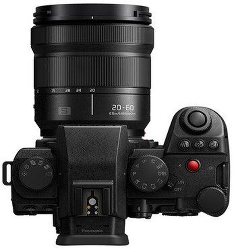 Panasonic LUMIX S5II X + 20-60mm f/3.5-5.6 + 50mm f1.8 - 4