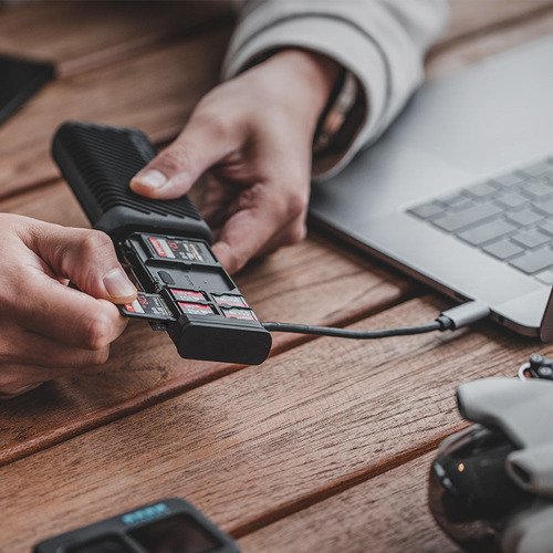 PGYTECH CreateMate High-speed Card Reader Case Black - 6