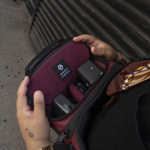 WANDRD Rogue Sling 4L Rhoone Burgundy V2 - 5